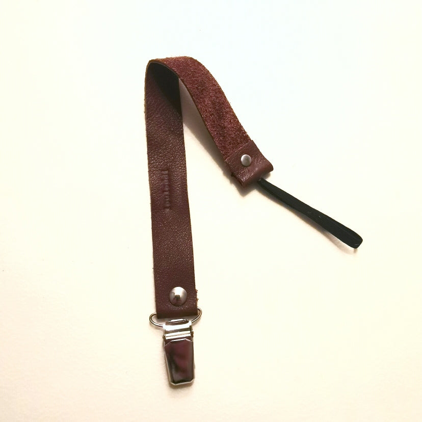 Pacifier clip