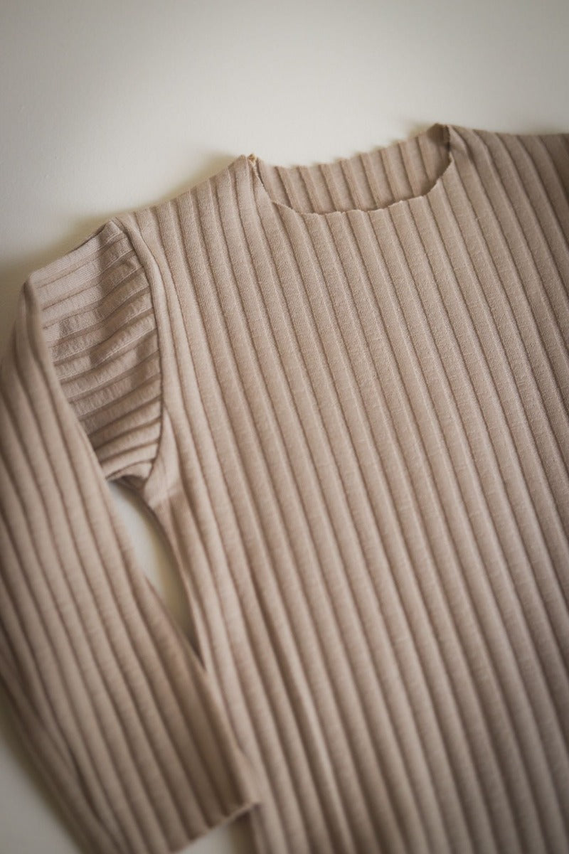brede geribde romper - donkerbeige