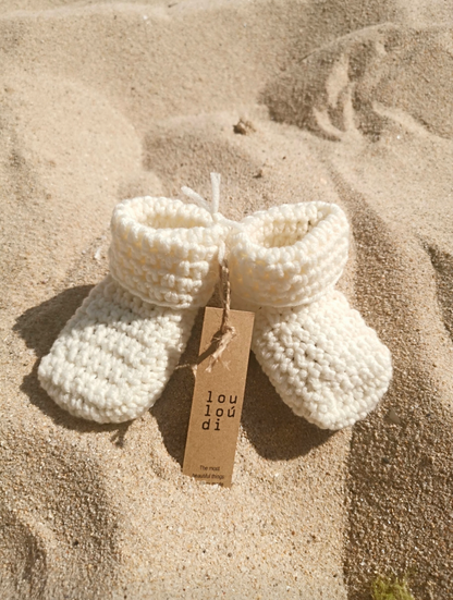 Crochet pattern baby booties
